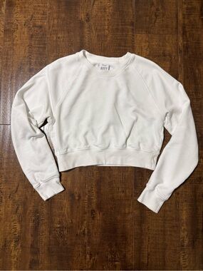 TNA Aritzia Airy Fleece Cropped Sweatshirt in White